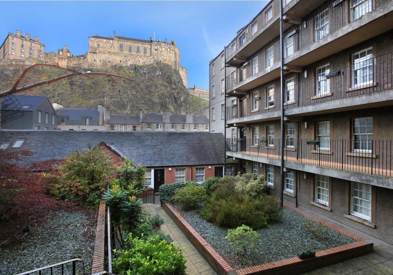 The Castle View Residence Edinburgh Exterior photo